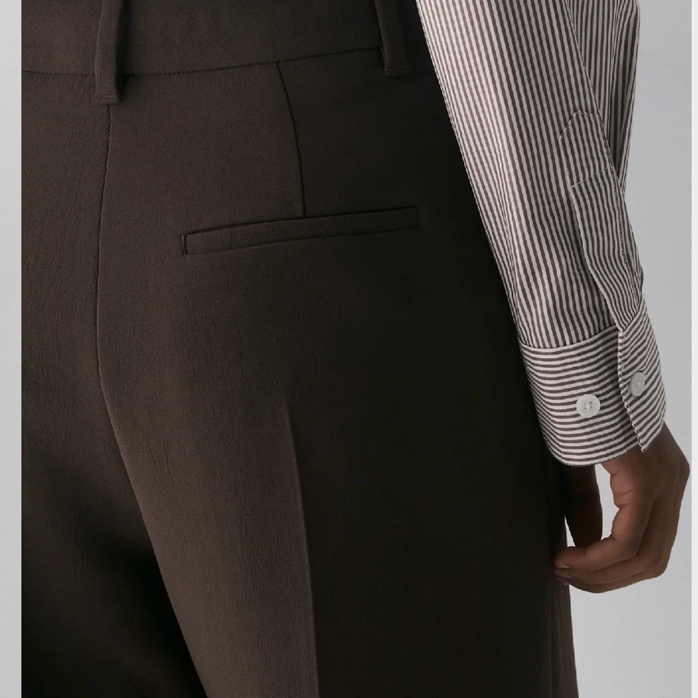 Aritzia The Effortless Pant Crepette - Picture 3 of 12